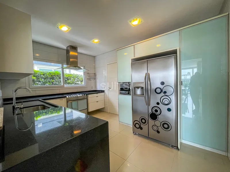 Belo sobrado no condomínio Bosques de Atlântida: 8ª foto da galeria de imagens do imóvel