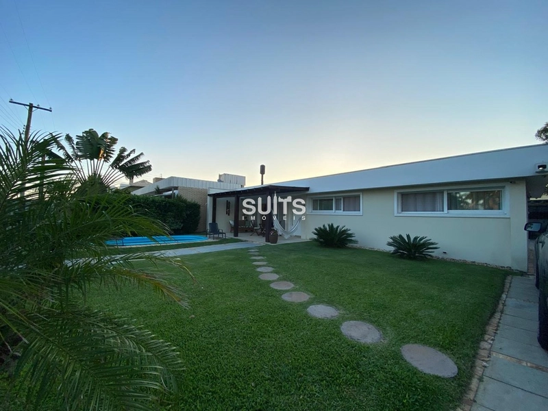 Excelente casa muito bem localizada na praia de Atlântida: 2ª foto da galeria de imagens do imóvel