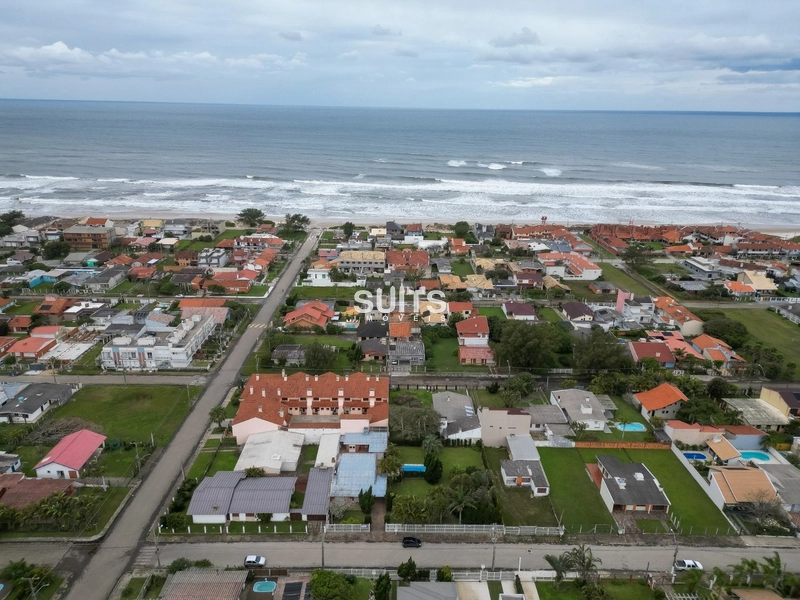 Casa térrea em 3 terrenos, à venda no centro de Xangri-lá!: 1ª foto da galeria de imagens do imóvel