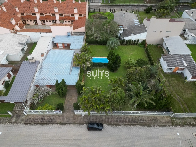 Casa térrea em 3 terrenos, à venda no centro de Xangri-lá!: 7ª foto da galeria de imagens do imóvel