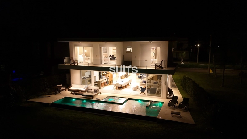 Excelente sobrado à venda no condomínio Enseada: 6ª foto da galeria de imagens do imóvel