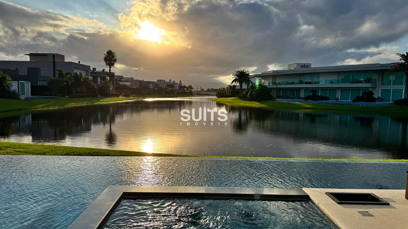 Excelente sobrado à venda no condomínio Enseada: 50ª foto da galeria de imagens do imóvel