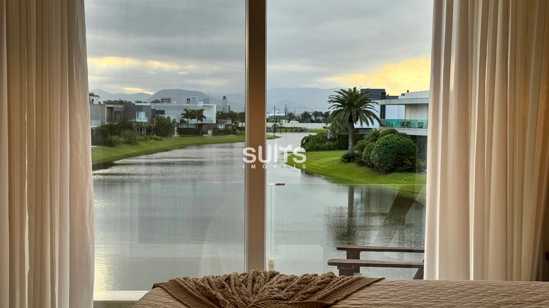 Excelente sobrado à venda no condomínio Enseada: 11ª foto da galeria de imagens do imóvel