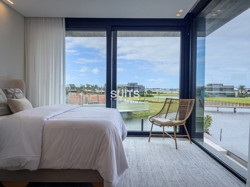 Mansão nas margens do lago no condomínio Sense: 68ª foto da galeria de imagens do imóvel