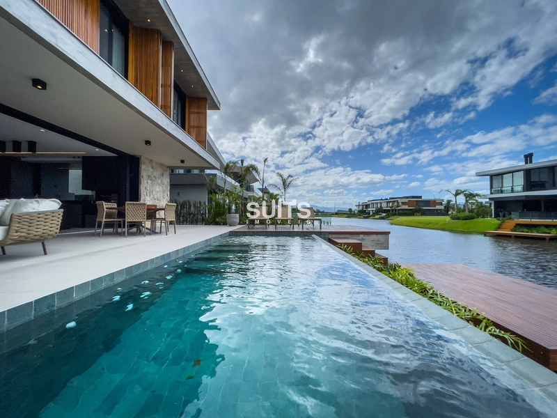 Mansão nas margens do lago no condomínio Sense: 43ª foto da galeria de imagens do imóvel