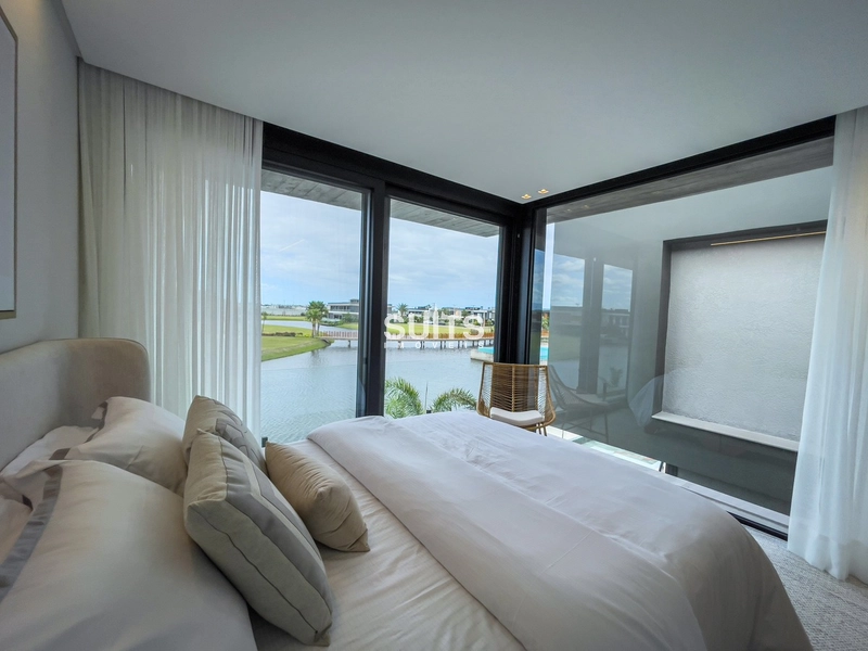 Mansão nas margens do lago no condomínio Sense: 67ª foto da galeria de imagens do imóvel