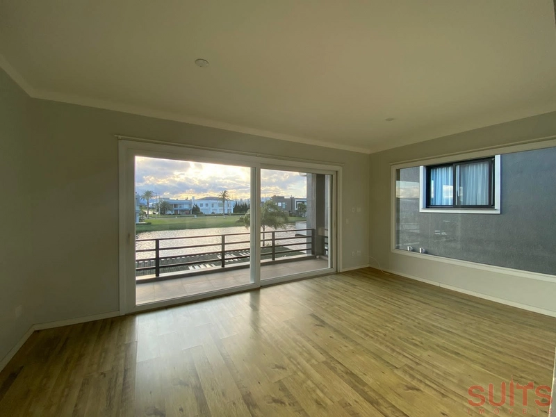 Excelente sobrado beira lago no condomínio Enseada: 16ª foto da galeria de imagens do imóvel