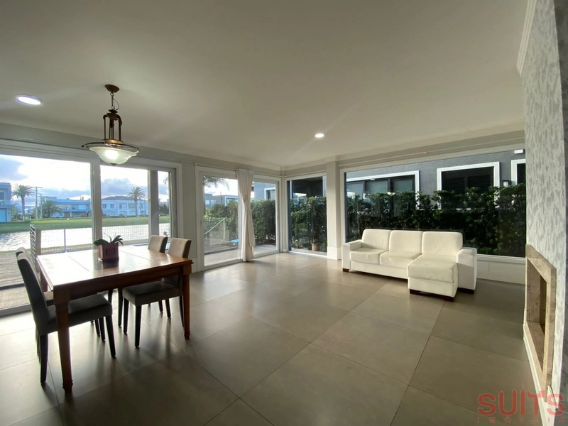 Excelente sobrado beira lago no condomínio Enseada: 6ª foto da galeria de imagens do imóvel