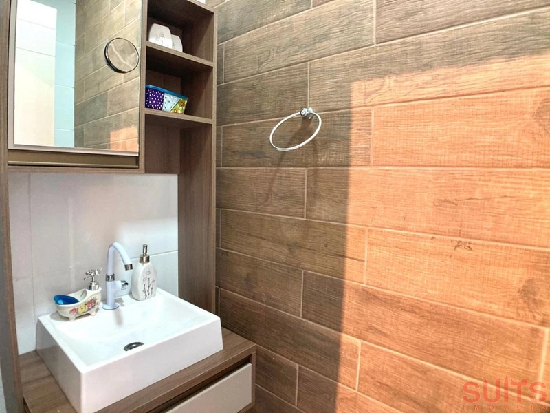 Casa no centro de Atlântida: 17ª foto da galeria de imagens do imóvel