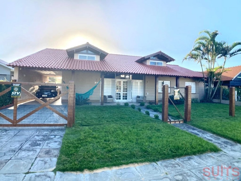 Casa no centro de Atlântida: 1ª foto da galeria de imagens do imóvel