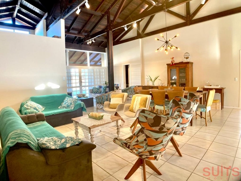 Casa no centro de Atlântida: 8ª foto da galeria de imagens do imóvel