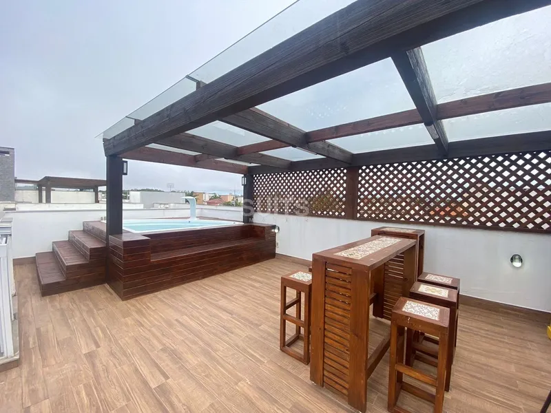 Linda cobertura beira lago no condomínio Rossi Atlântida: 5ª foto da galeria de imagens do imóvel