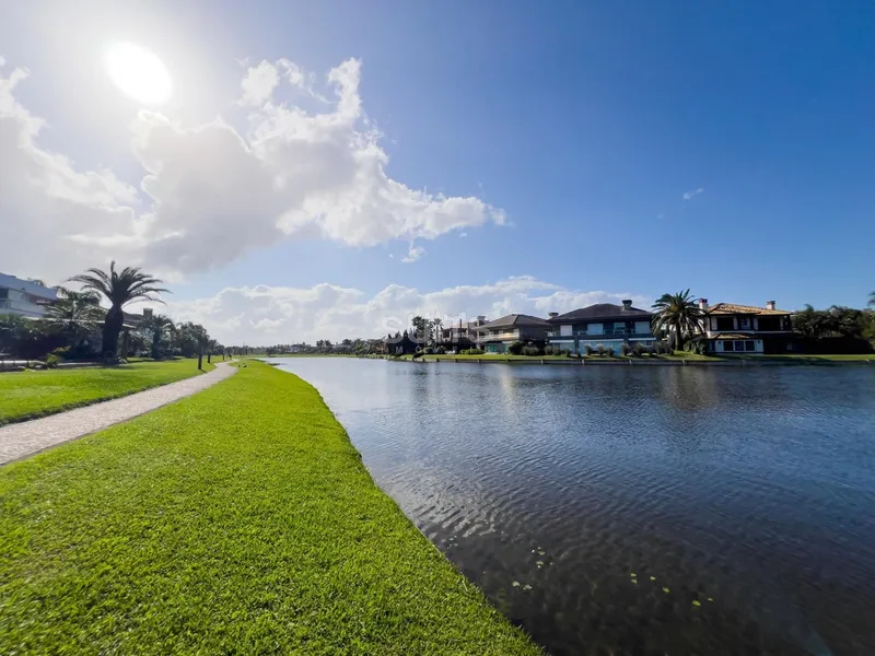 Excelente Sobrado no Condomínio Bosques de Atlântida: 23ª foto da galeria de imagens do imóvel