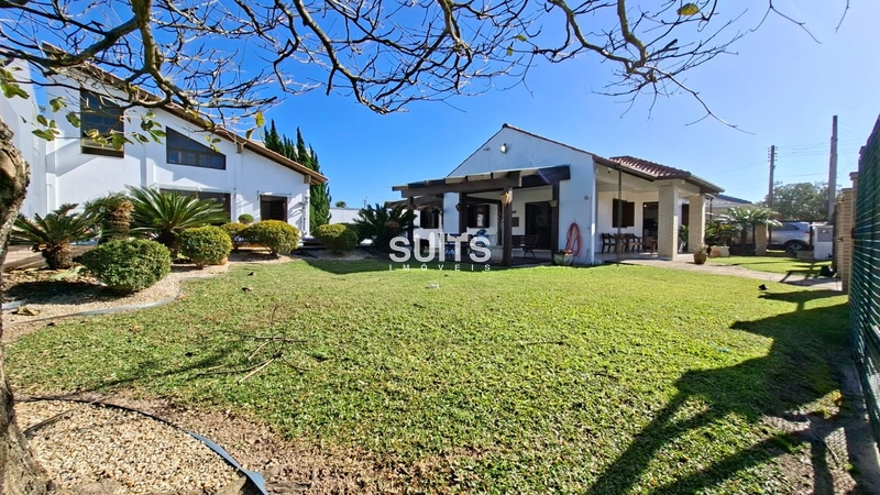 Casa em 2 terrenos, mobiliada e decorada.: 2ª foto da galeria de imagens do imóvel