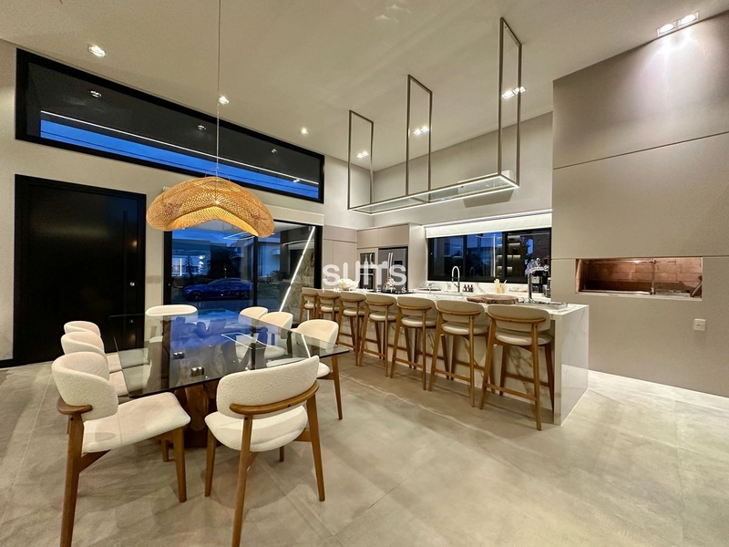 Excelente casa mobiliada e decorada à venda no condomínio Sea Coast: 1ª foto da galeria de imagens do imóvel