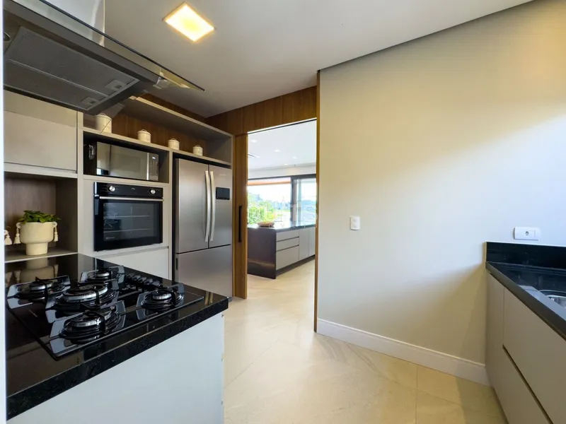 Mansão beira lago com padrão AAA no condomínio Enseada: 20ª foto da galeria de imagens do imóvel