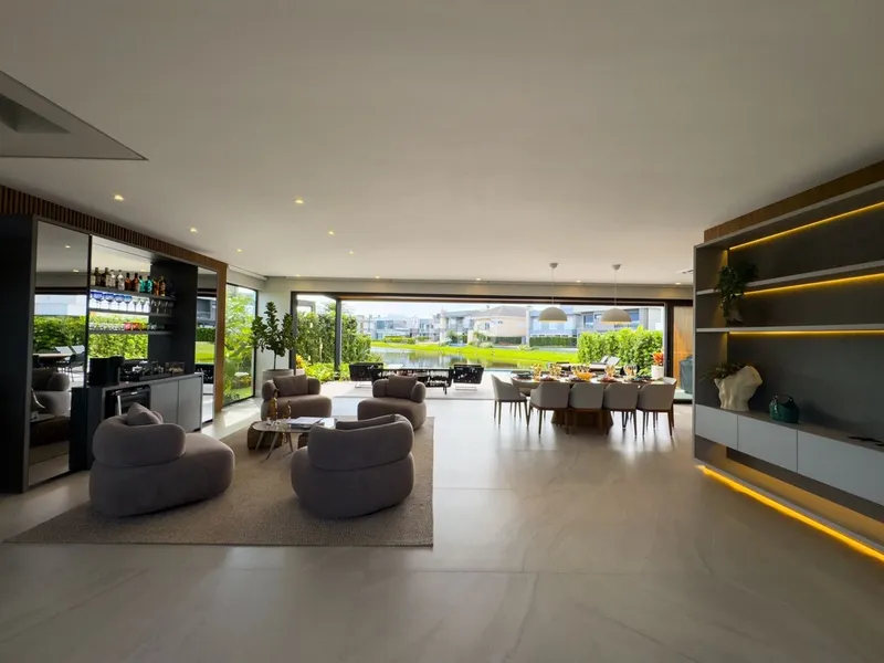 Mansão beira lago com padrão AAA no condomínio Enseada: 8ª foto da galeria de imagens do imóvel