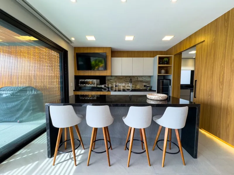 Mansão beira lago com padrão AAA no condomínio Enseada: 16ª foto da galeria de imagens do imóvel