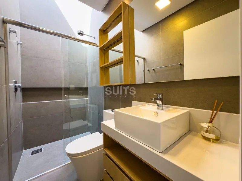 Mansão beira lago com padrão AAA no condomínio Enseada: 44ª foto da galeria de imagens do imóvel