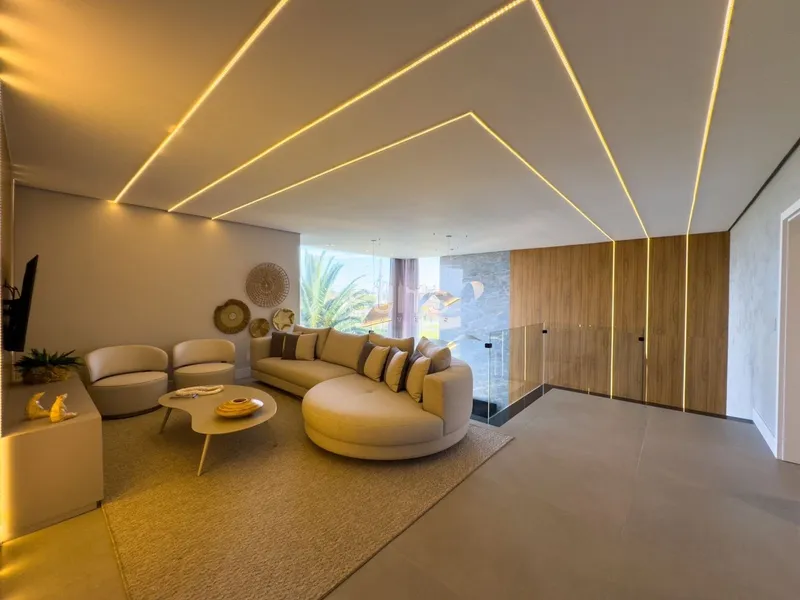 Mansão beira lago com padrão AAA no condomínio Enseada: 36ª foto da galeria de imagens do imóvel