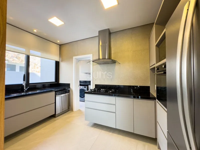 Mansão beira lago com padrão AAA no condomínio Enseada: 19ª foto da galeria de imagens do imóvel