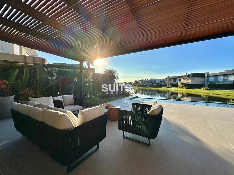 Mansão beira lago com padrão AAA no condomínio Enseada: 22ª foto da galeria de imagens do imóvel