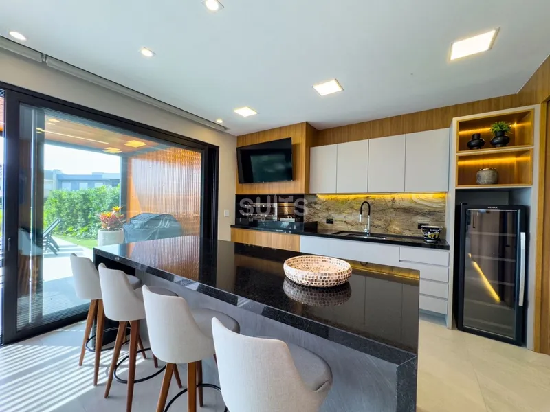 Mansão beira lago com padrão AAA no condomínio Enseada: 17ª foto da galeria de imagens do imóvel