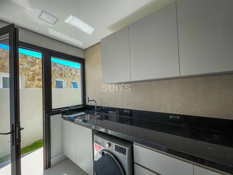 Mansão beira lago com padrão AAA no condomínio Enseada: 22ª foto da galeria de imagens do imóvel