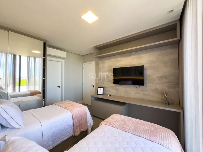 Mansão beira lago com padrão AAA no condomínio Enseada: 56ª foto da galeria de imagens do imóvel