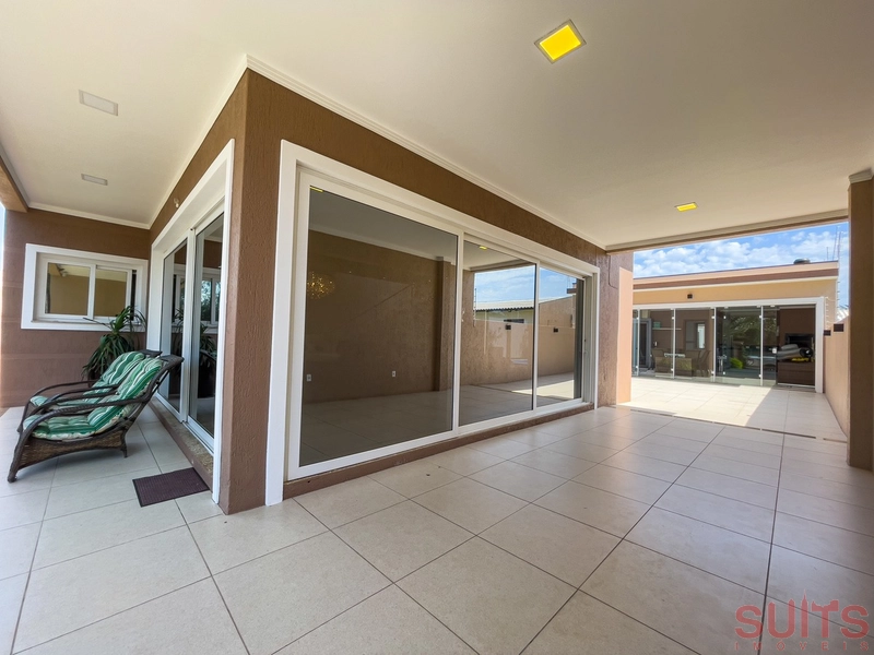 Lindíssimo sobrado de alto padrão na praia de Atlântida Sul em Osório: 5ª foto da galeria de imagens do imóvel