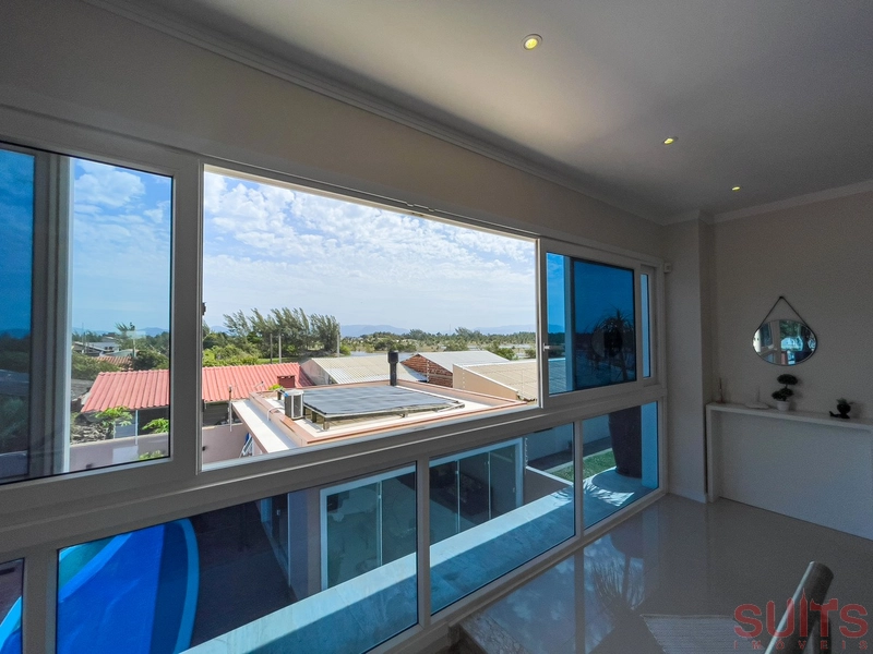 Lindíssimo sobrado de alto padrão na praia de Atlântida Sul em Osório: 27ª foto da galeria de imagens do imóvel