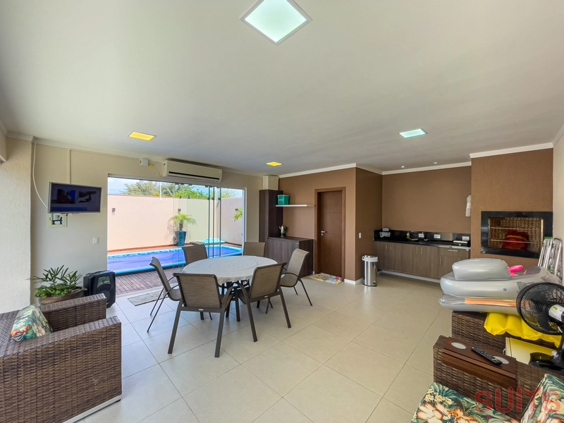 Lindíssimo sobrado de alto padrão na praia de Atlântida Sul em Osório: 11ª foto da galeria de imagens do imóvel