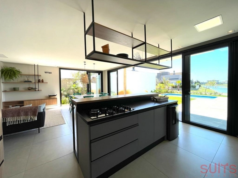 Excelente sobrado com vista para o lago no condomínio Riviera: 6ª foto da galeria de imagens do imóvel