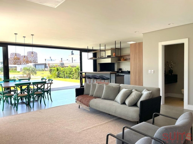 Excelente sobrado com vista para o lago no condomínio Riviera: 3ª foto da galeria de imagens do imóvel