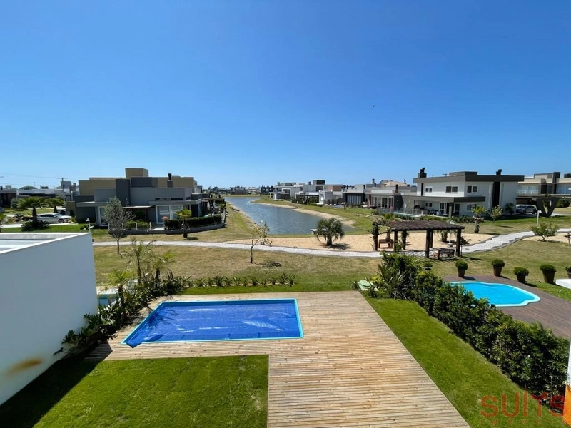 Excelente sobrado com vista para o lago no condomínio Riviera: 19ª foto da galeria de imagens do imóvel