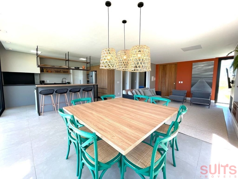 Excelente sobrado com vista para o lago no condomínio Riviera: 4ª foto da galeria de imagens do imóvel