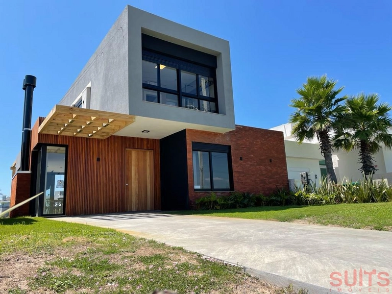 Excelente sobrado com vista para o lago no condomínio Riviera: 1ª foto da galeria de imagens do imóvel