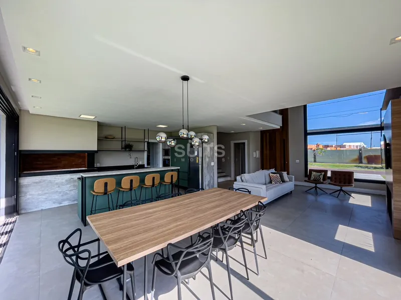 Belo sobrado de esquina no condomínio Rivieira: 10ª foto da galeria de imagens do imóvel