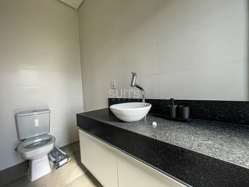 Belo sobrado de esquina no condomínio Rivieira: 36ª foto da galeria de imagens do imóvel