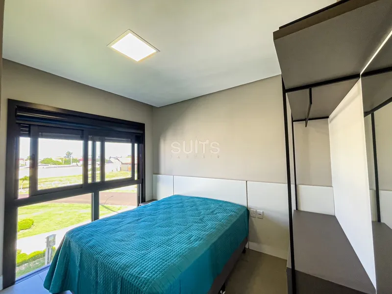 Belo sobrado de esquina no condomínio Rivieira: 25ª foto da galeria de imagens do imóvel