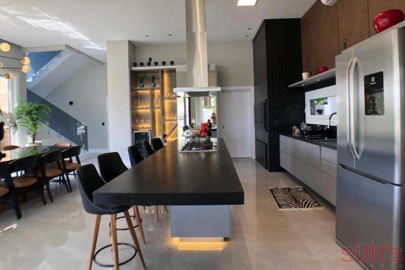 Mansão com piscina suspensa no Condomínio Velas da Marina: 1ª foto da galeria de imagens do imóvel