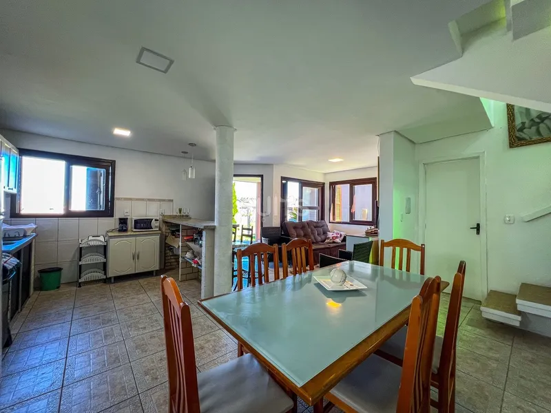 Excelente sobrado próximo do mar na praia de Rainha do Mar: 12ª foto da galeria de imagens do imóvel