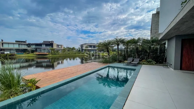 Incrível sobrado beira lago à venda no condomínio Sense!: 3ª foto da galeria de imagens do imóvel