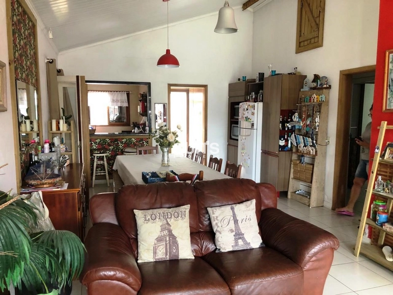 Excelente casa no centro de Xangri-lá: 6ª foto da galeria de imagens do imóvel