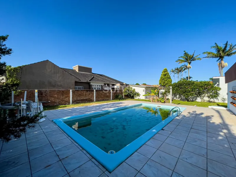 Ótima casa com 02 terrenos na praia de Atlântida em Xangri-Lá: 3ª foto da galeria de imagens do imóvel