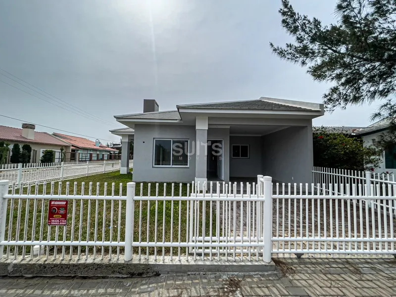 Casa nova de esquina na praia de Atlântida Sul: 3ª foto da galeria de imagens do imóvel