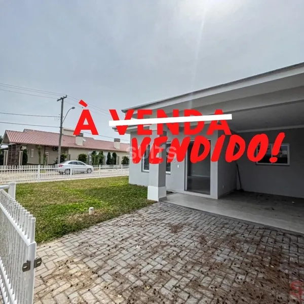 Casa nova de esquina na praia de Atlântida Sul: 1ª foto da galeria de imagens do imóvel