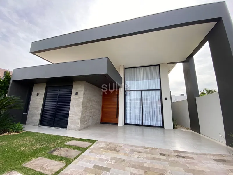 Alto padrão e bom gosto a poucos metros do mar em Xangri-Lá: 2ª foto da galeria de imagens do imóvel