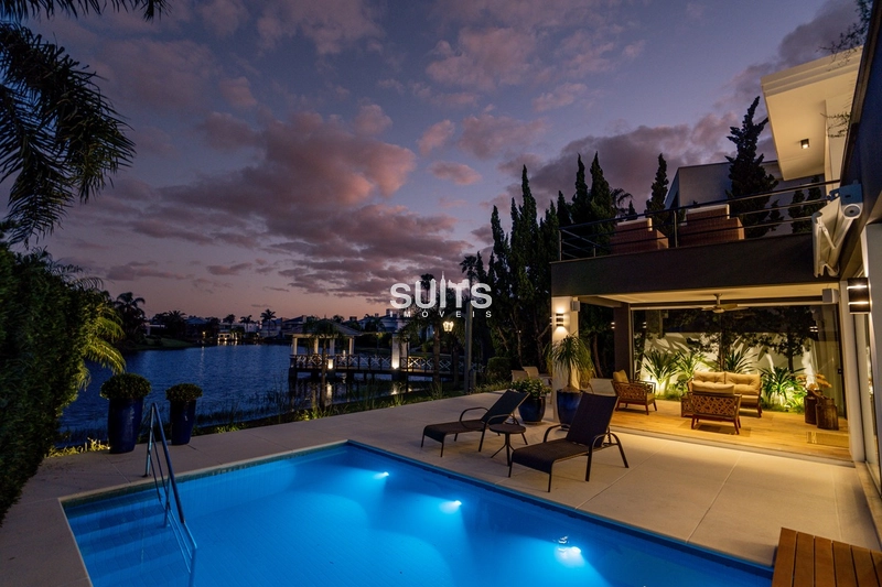 Luxo e requinte em apenas um imóvel no condomínio Atlântida Ilhas Park: 3ª foto da galeria de imagens do imóvel