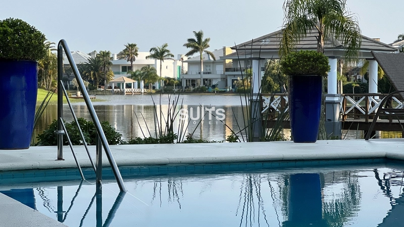 Luxo e requinte em apenas um imóvel no condomínio Atlântida Ilhas Park: 39ª foto da galeria de imagens do imóvel